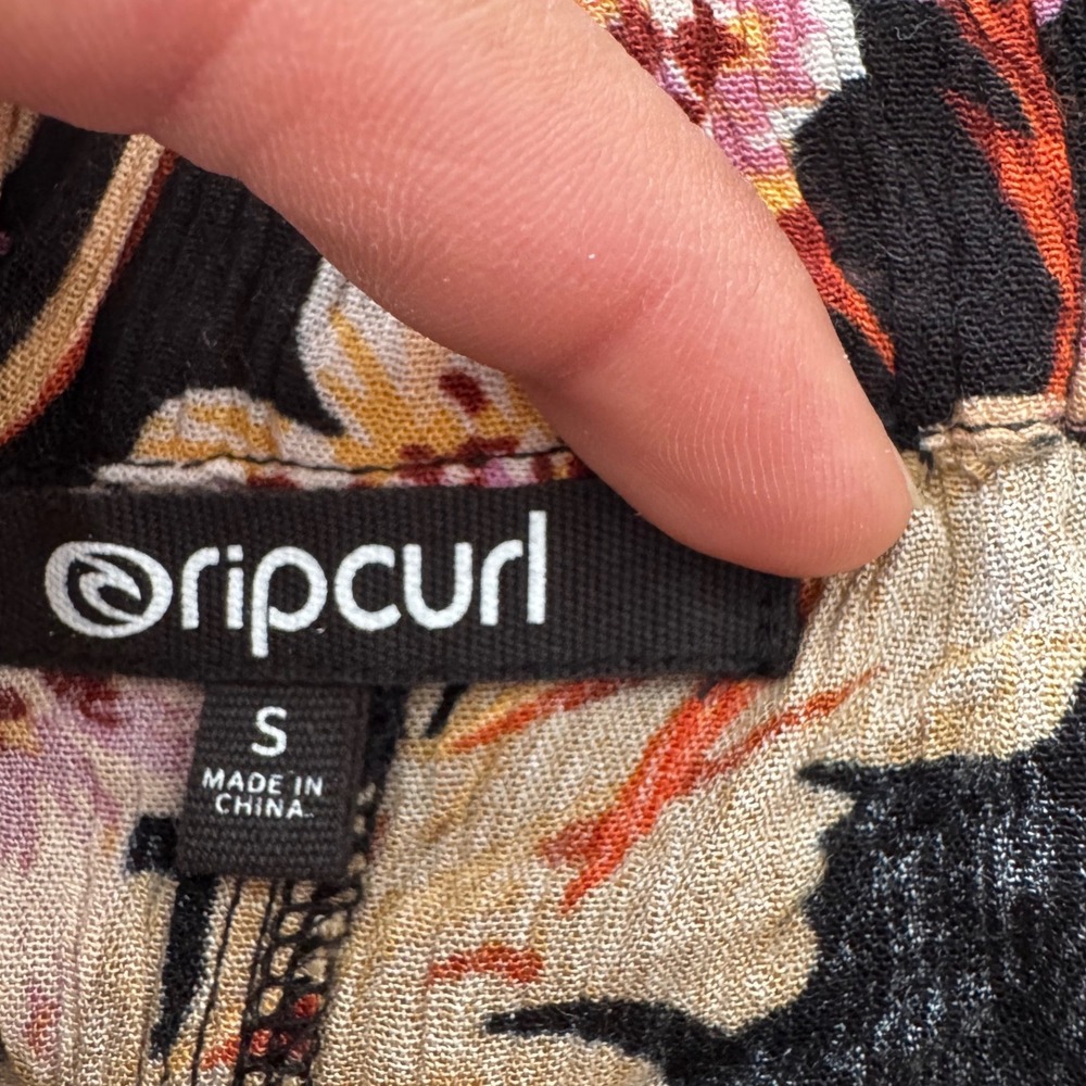 Rip Curl Black Floral Print Shorts Womens Size S Elastic Waist Beach Casual - Picture 4 of 6
